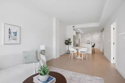 563 422 E 3rd Street, North Vancouver, BC, North Vancouver — Apartment/Condo for sale
