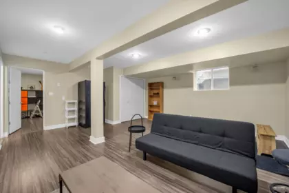 Hallway Photo of 10328 243a Street, Maple Ridge, BC