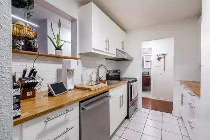 222 3411 Springfield Drive, Richmond, BC, Richmond — Apartment/Condo for sale