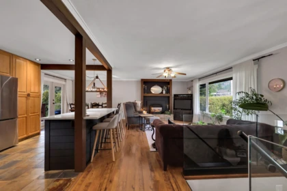 Kitchen Island Photo of 38101 Chestnut Avenue, Squamish, BC