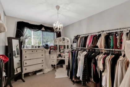 Walk-In Closet Photo of 38101 Chestnut Avenue, Squamish, BC