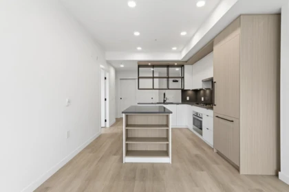 202 2268 E Broadway, Vancouver, BC, Vancouver — Apartment/Condo for sale