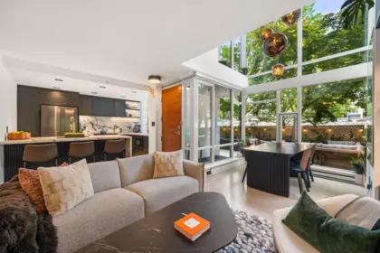 110 161 W Georgia Street, Vancouver, BC, Vancouver — Townhouse for sale