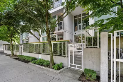 110 161 W Georgia Street, Vancouver, BC, Vancouver — Townhouse for sale