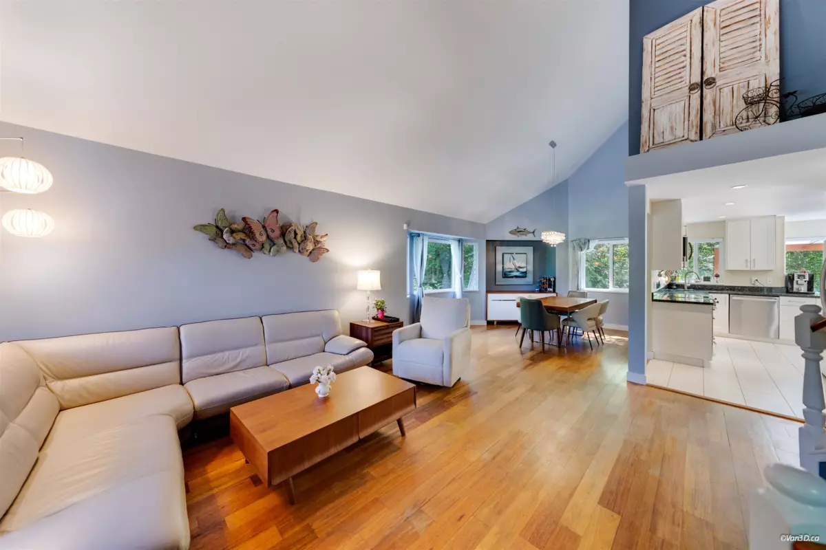 Family Room Photo of 3000 Walton Avenue, Coquitlam, BC