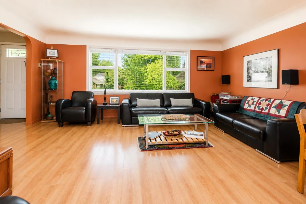 Family Room Photo of 923 Quadling Avenue, Coquitlam, BC