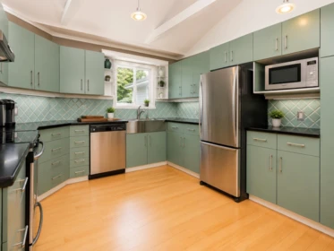 Breakfast Nook Photo of 923 Quadling Avenue, Coquitlam, BC