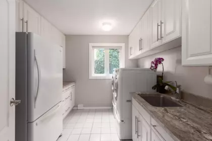 Powder Room Photo of 3557 W 36th Avenue, Vancouver, BC