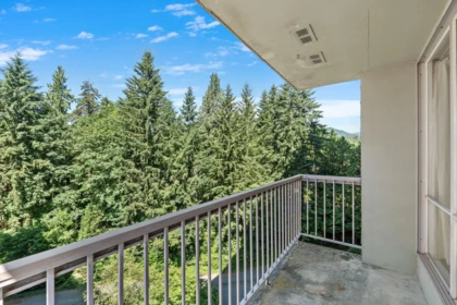 Powder Room Photo of 911 2016 Fullerton Avenue, North Vancouver, BC