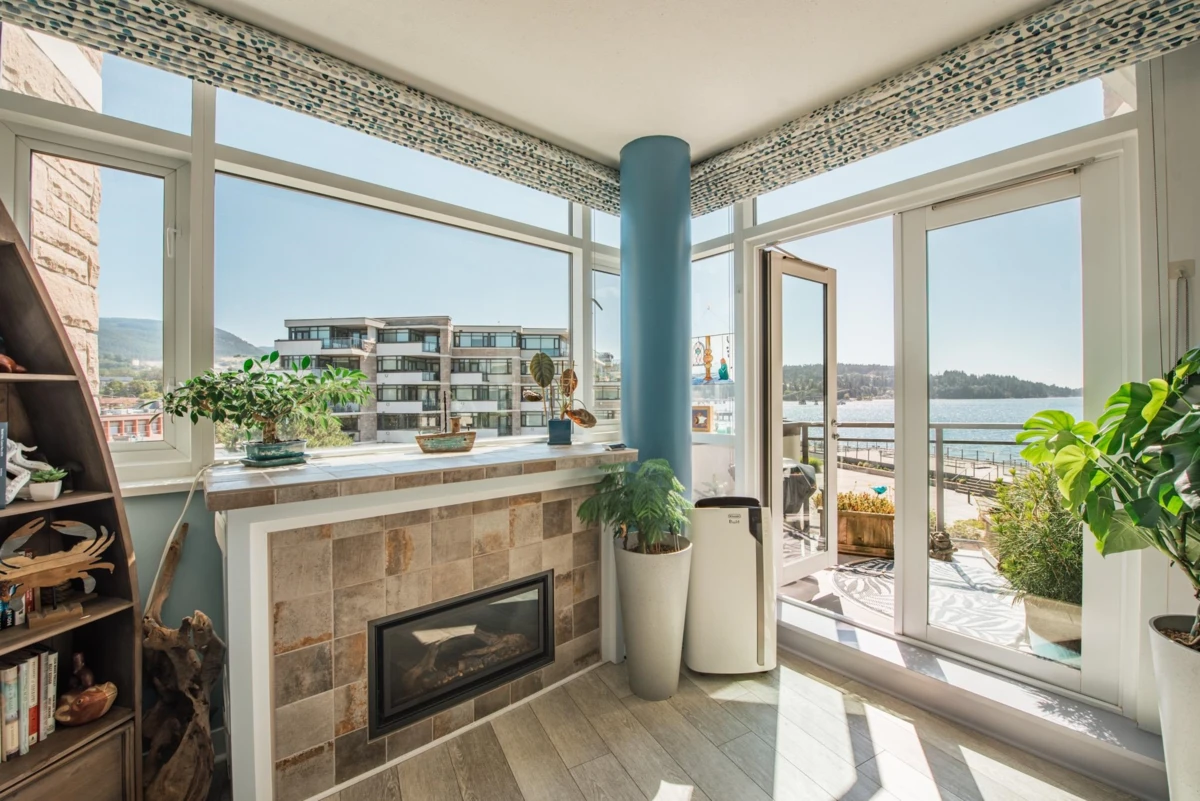 Living Room Photo of 403 5725 Teredo Street, Sechelt, BC
