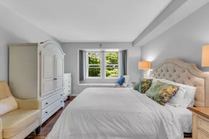 Guest Bathroom Photo of 312 15555 16 Avenue, Surrey, BC