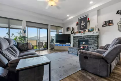 Kitchen Island Photo of 47254 Sylvan Drive, Chilliwack, BC
