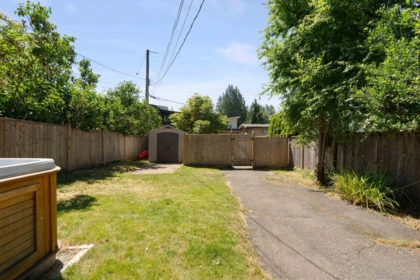 Backyard Photo of 457 W 23rd Street, North Vancouver, BC