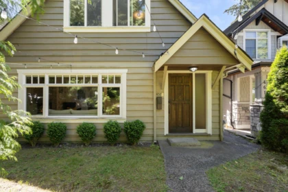 457 W 23rd Street, North Vancouver, BC, North Vancouver — Single Family Residence for sale