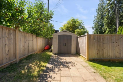 Garden / Landscaping Photo of 457 W 23rd Street, North Vancouver, BC