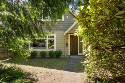 Hot Tub / Spa Photo of 457 W 23rd Street, North Vancouver, BC