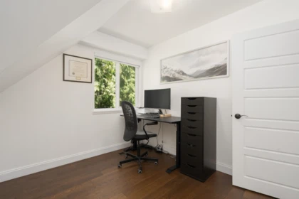 Loft / Bonus Room Photo of 457 W 23rd Street, North Vancouver, BC