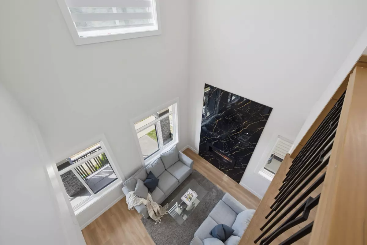 Dining Area Photo of 16707 15a Avenue, Surrey, BC