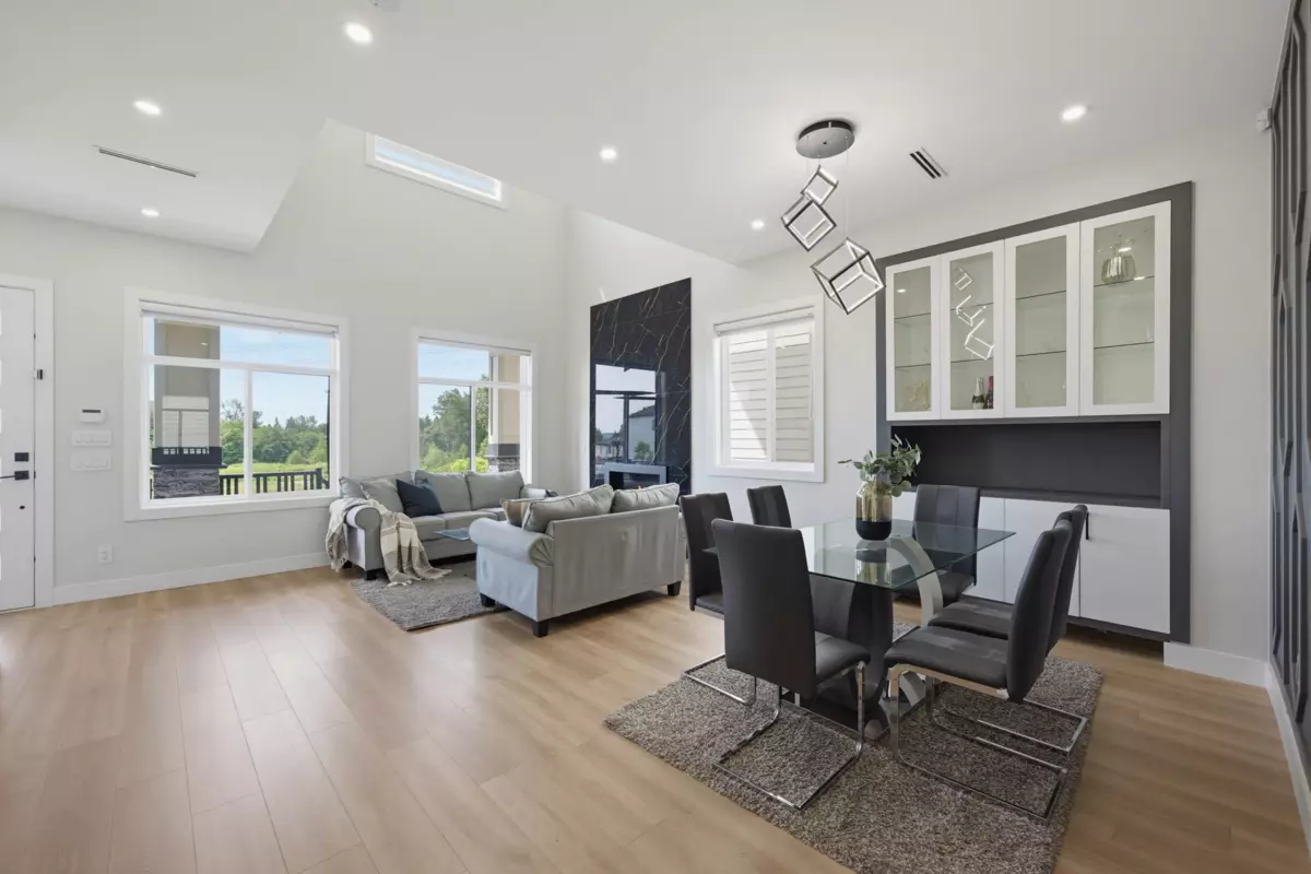 Family Room Photo of 16707 15a Avenue, Surrey, BC