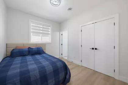 Hallway Photo of 16707 15a Avenue, Surrey, BC