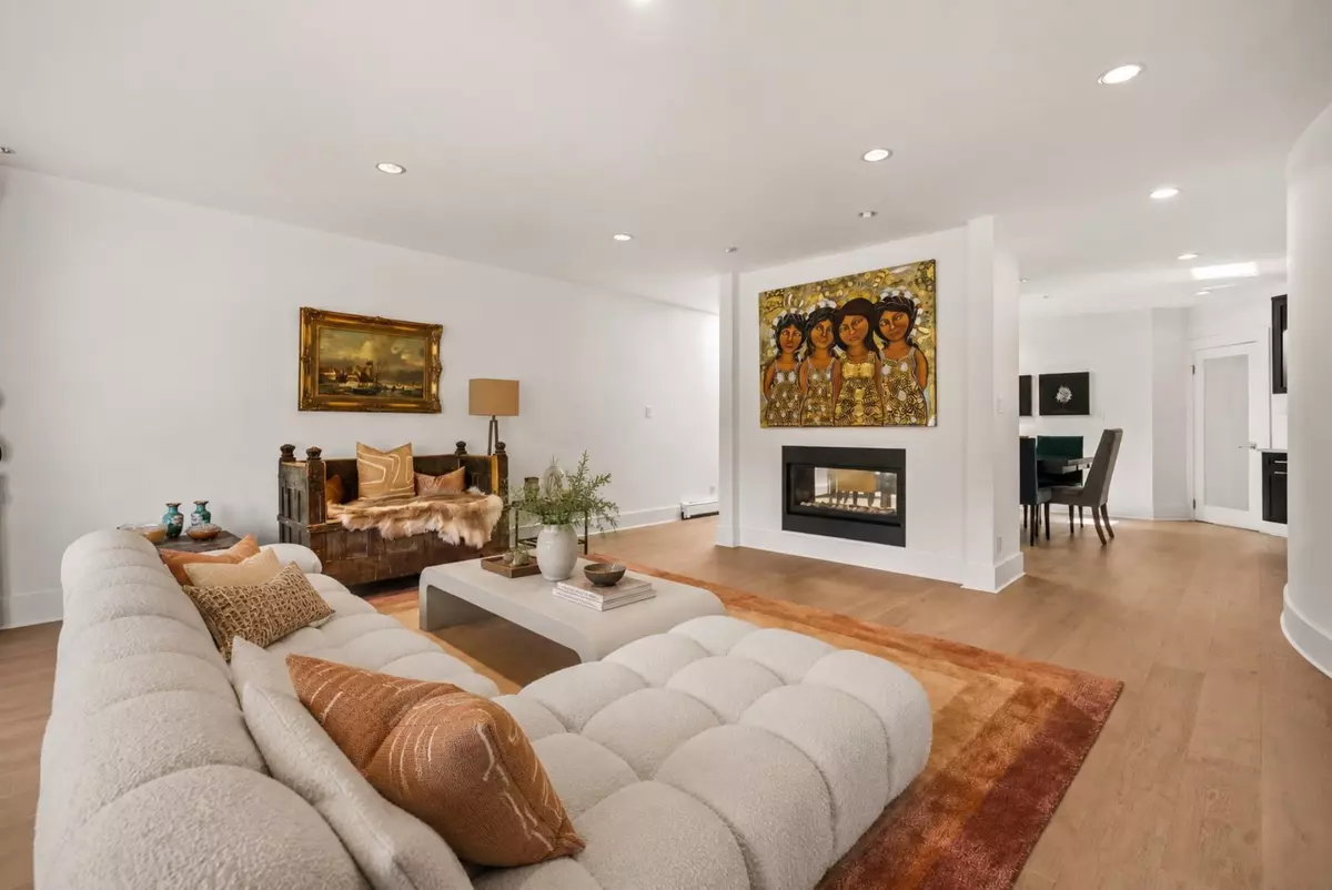 Family Room Photo of 2385 W 49th Avenue, Vancouver, BC