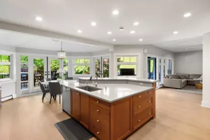 Breakfast Nook Photo of 2385 W 49th Avenue, Vancouver, BC