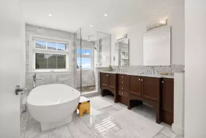 Powder Room Photo of 2385 W 49th Avenue, Vancouver, BC