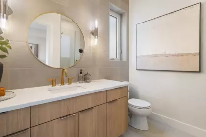 Mudroom Photo of 2 1937 Templeton Drive, Vancouver, BC