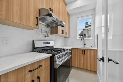 Breakfast Nook Photo of 5642 144 Street, Surrey, BC