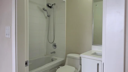 Guest Bathroom Photo of 228 32095 Hillcrest Avenue, Abbotsford, BC