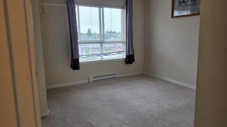 Walk-In Closet Photo of 228 32095 Hillcrest Avenue, Abbotsford, BC