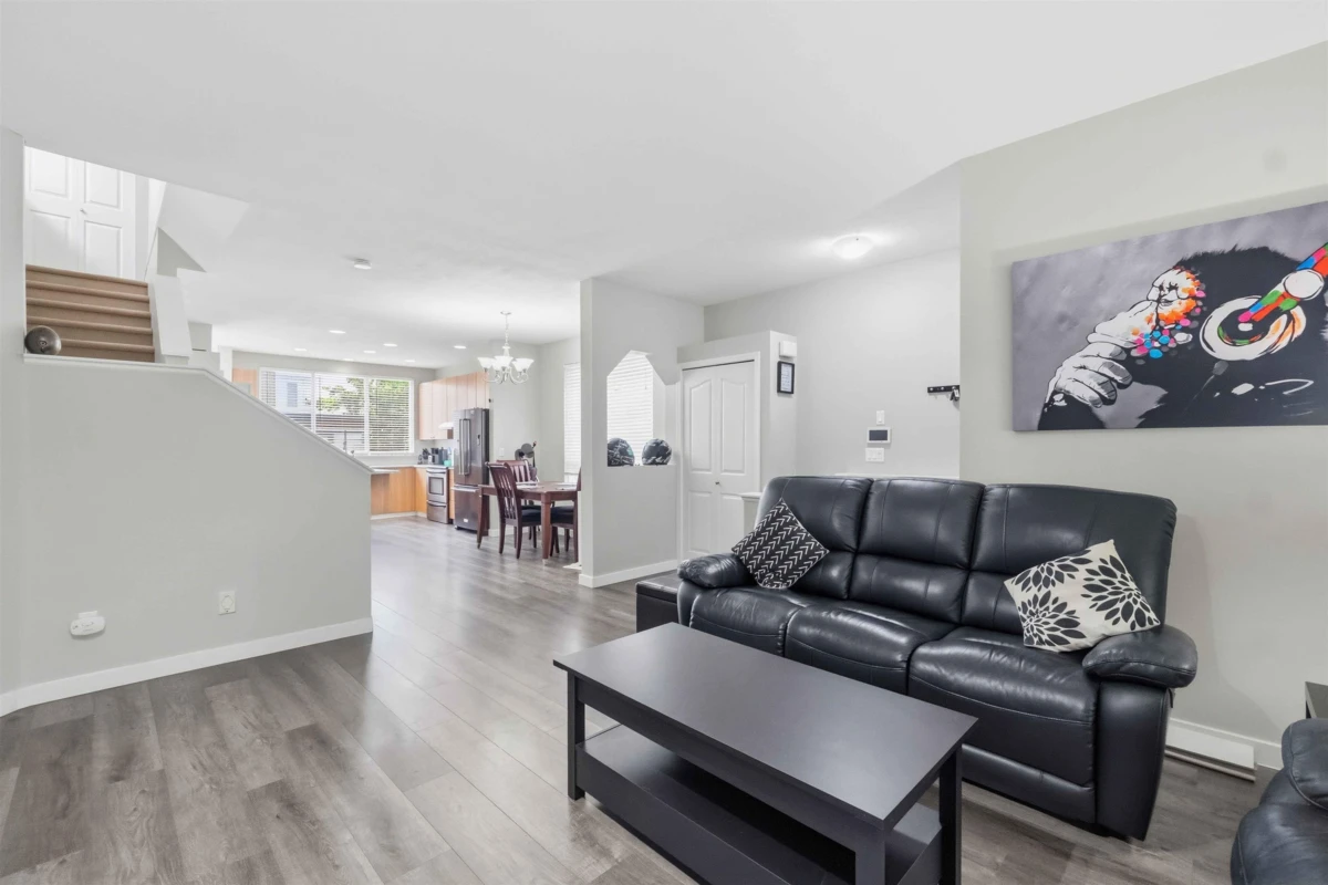 Family Room Photo of 10288 243 Street, Maple Ridge, BC