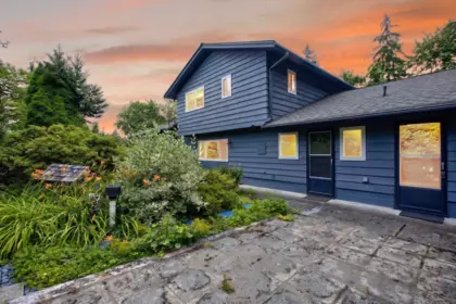 Garden / Landscaping Photo of 22979 71a Avenue, Langley, BC
