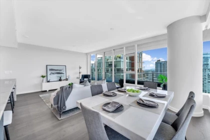Kitchen Island Photo of 3103 1335 Howe Street, Vancouver, BC