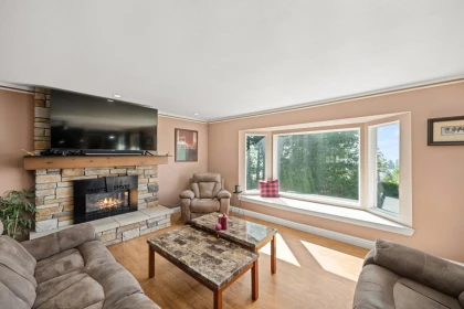 Kitchen Photo of 33530 Cherry Avenue, Mission, BC