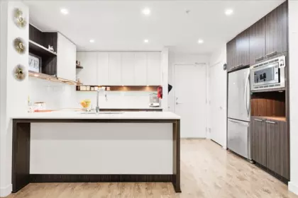 218 9250 University High Street, Burnaby, BC, Burnaby — Apartment/Condo for sale