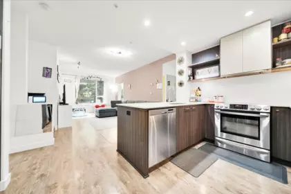 218 9250 University High Street, Burnaby, BC, Burnaby — Apartment/Condo for sale