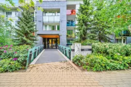 218 9250 University High Street, Burnaby, BC
