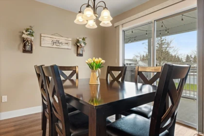 Kitchen Island Photo of 220 32691 Garibaldi Drive, Abbotsford, BC