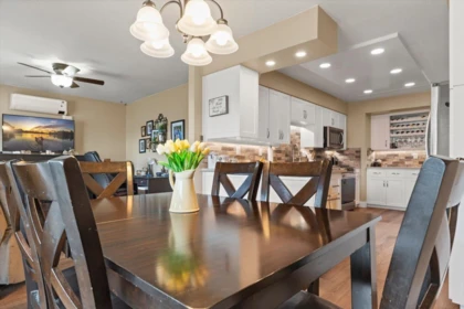 Kitchen Photo of 220 32691 Garibaldi Drive, Abbotsford, BC