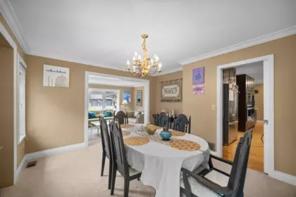Kitchen Island Photo of 5686 125a Street, Surrey, BC