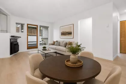 Breakfast Nook Photo of 3 3250 W 4th Avenue, Vancouver, BC