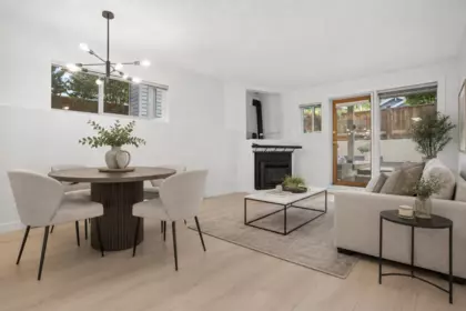 Kitchen Island Photo of 3 3250 W 4th Avenue, Vancouver, BC