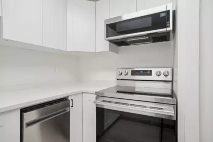 Kitchen Photo of 3 3250 W 4th Avenue, Vancouver, BC