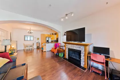 Breakfast Nook Photo of 207 33485 South Fraser Way, Abbotsford, BC