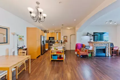 Kitchen Island Photo of 207 33485 South Fraser Way, Abbotsford, BC