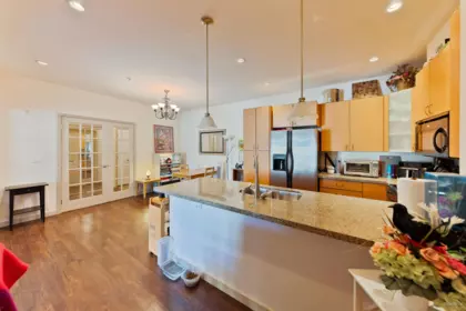 Kitchen Photo of 207 33485 South Fraser Way, Abbotsford, BC