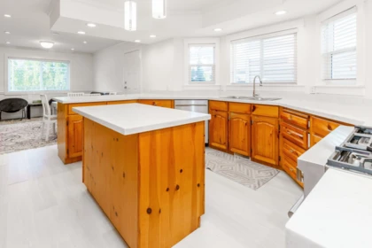 Kitchen Island Photo of 8843 Wooler Terrace, Mission, BC