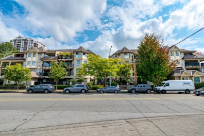 Neighborhood Park Photo Near 506 215 Twelfth Street, New Westminster, BC