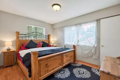 Powder Room Photo of 24299 55 Avenue, Langley, BC